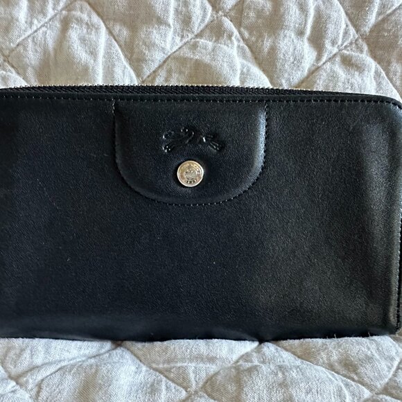 Longchamp Leather Wallet in Black - Used in very good condition - Picture 1 of 7